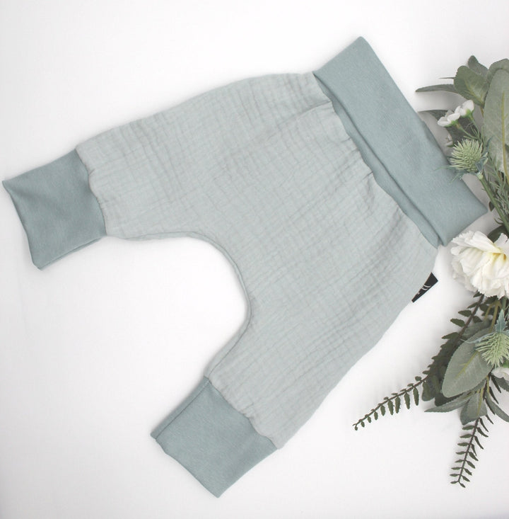 Muslin Baggy Pants - Sea Green NB - AnnaKarinna